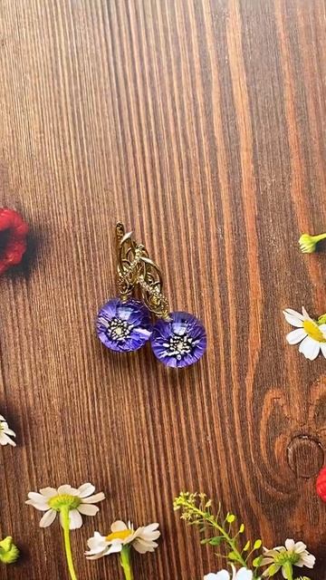 Серьги из эпоксидной смолы с настоящими цветами внутр смотреть онлайн