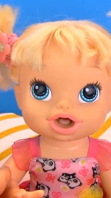 Я ТОЖЕ ХОЧУ БЫТЬ 4 МАЛЕНЬКОЙ! #Куклы Беби Элайв Играе? смотреть онлайн