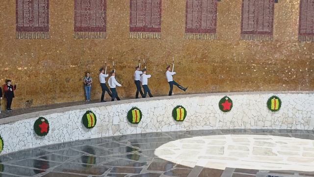 Смена Почётного Караула на Мамаевом Кургане, Волгогра смотреть онлайн