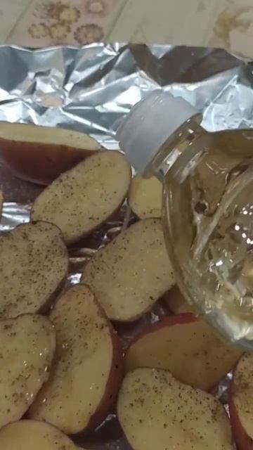 Готовим картофель в камине в фольге. Быстро и вкусно! #? смотреть онлайн