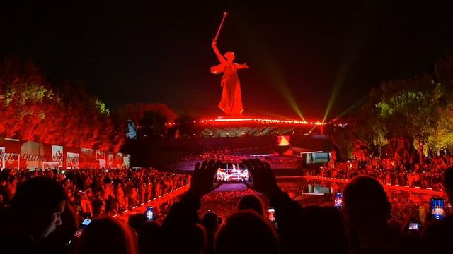 :Свет Великой Победы" - Инсталляция на Мамаевом Кургане смотреть онлайн