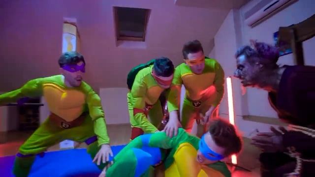 ЧЕРЕПАШКИ НИНДЗЯ в Реальной Жизни ! *2 Часть* смотреть онлайн