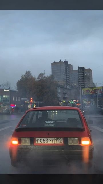 Не на клумбы же резину спускать #drift #burnout