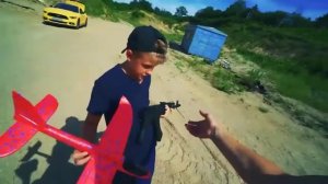 СМЕШНЫЕ МОМЕНТЫ С КАНАЛА ПАША ПЭЛ!!!