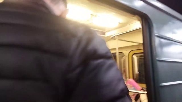 поездка от кожуховской до Волжской #популярное #метро смотреть онлайн