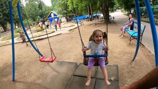 Зоопарк и Динопарк смотреть онлайн