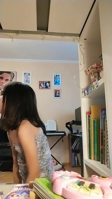 у супер Вари уже давно есть кот смотреть онлайн