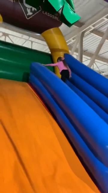 Батут - место для детей смотреть онлайн