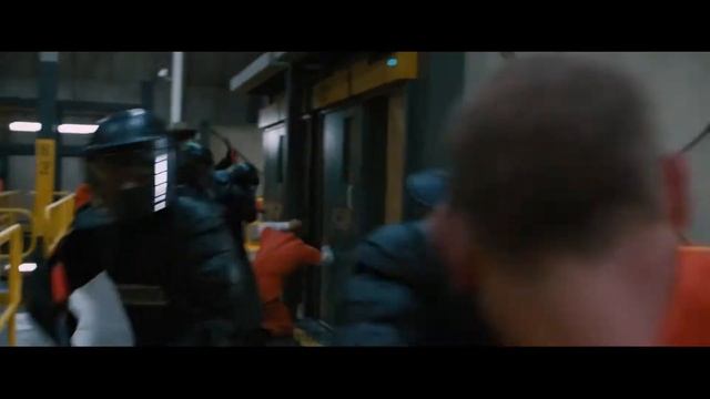 Хоббс и Шоу(Hobbs & Show) сбегают из тюрьмы(Форсаж 8) смотреть онлайн