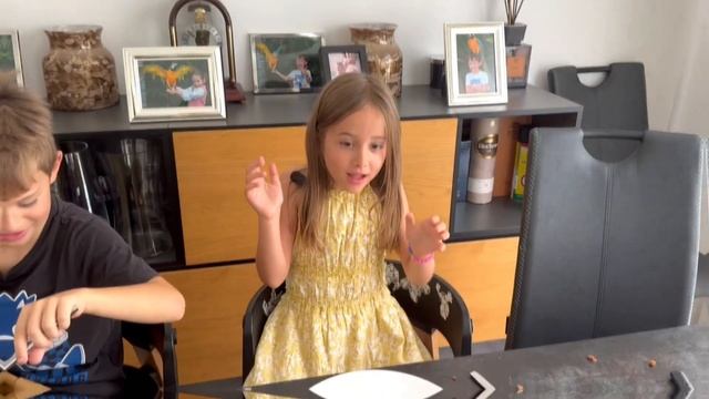 Как правильно и как неправильно есть пиццу #video #kids #funny смотреть онлайн