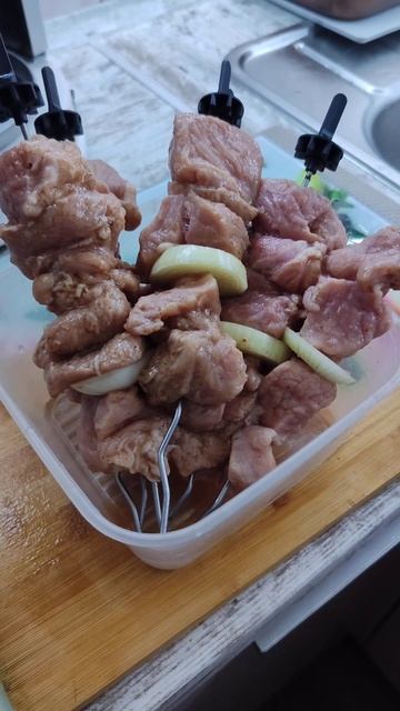 Готовлю шашлык дома #шашлык #электрогриль #мямо #рецеп? смотреть онлайн