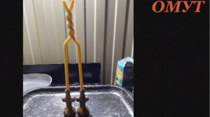 453. ДВЕ СВЕЧИ, ЧТОБЫ ВОЗДАТЬ ВРАГУ...