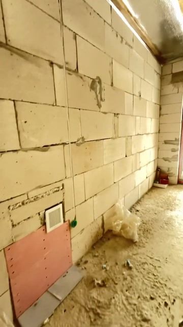 Вихід теплого повітря через решітки #камін #дизайн