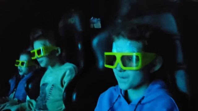 VLOG Катя и дети в 7Д кино. Делаем много домашки с Алисой смотреть онлайн