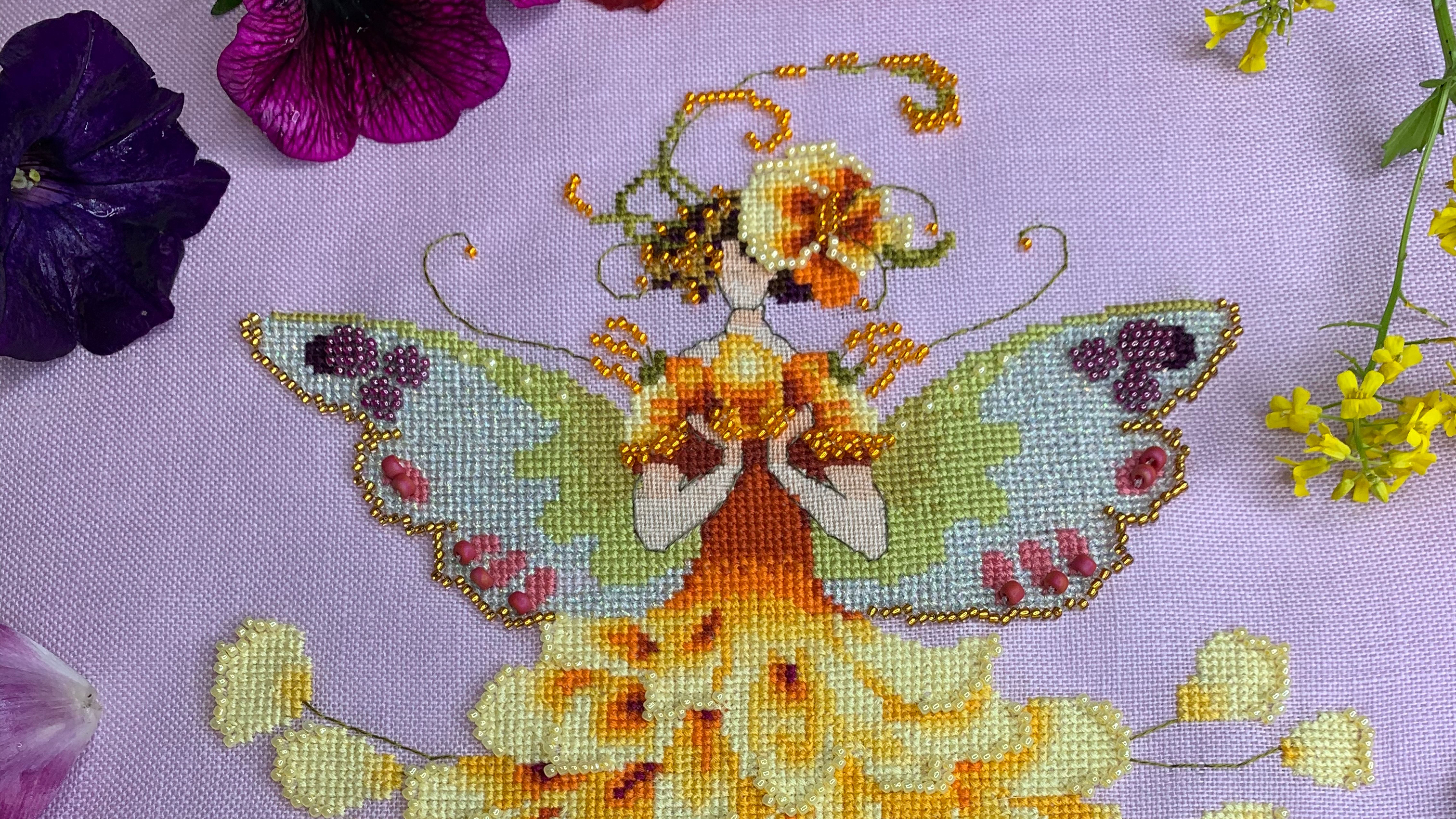 Вышивка крестом/Готовая работа «Buttercup» от Nora Corbett,процесс и планы. 2020 г. смотреть онлайн