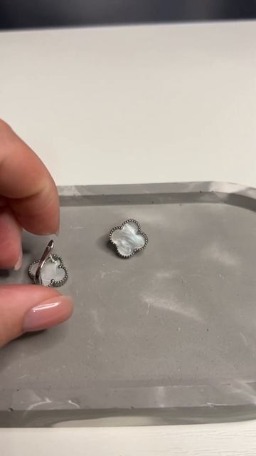 Серьги Van Cleef смотреть онлайн