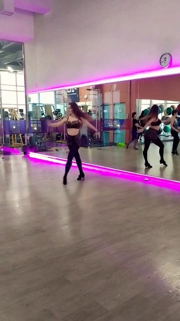 Latina, Магис спорт #фитнес #core #танцы #тренировка смотреть онлайн