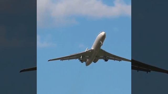 Красивый взлёт Ту-154, звук 👏 смотреть онлайн