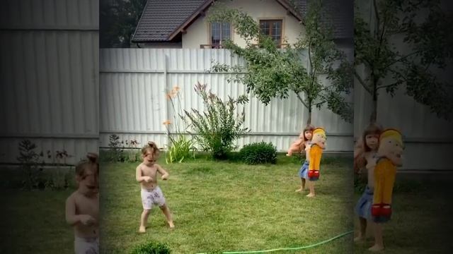 КАК НА ТОНЕНЬКИЙ ЛЕДОК ВЫПАЛ БЕЛЕНЬКИЙ СНЕЖОК ЛИЗА И ВАРЯ