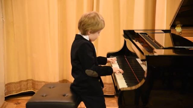 Глеб Семенов 7лет