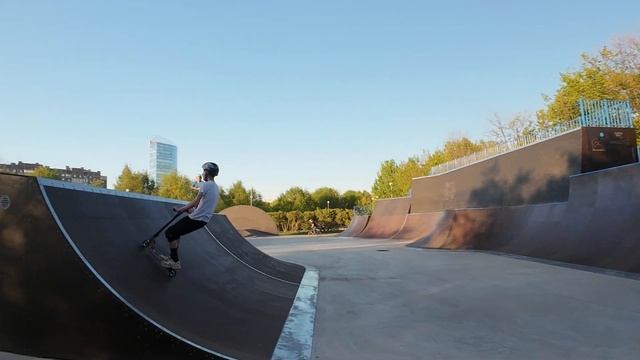 Скейт-парк в парке 300-летия Санкт-Петербурга. смотреть онлайн