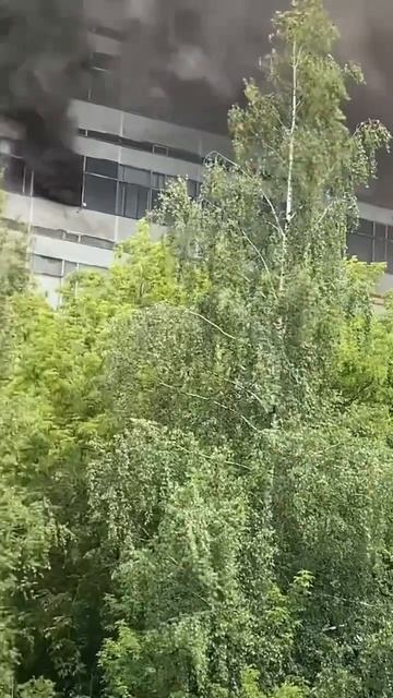 Пожар в институте под Москвой продолжает гореть.24.06.2024 смотреть онлайн