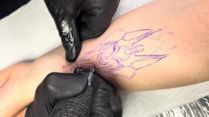 Тату на руке для девушки - Анубис. Красивая татуировка