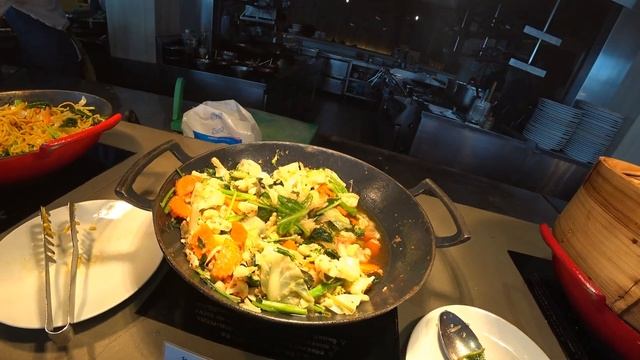 Завтрак в отеле Pullman Pattaya Hotel G. Как кормят в Pullman Pattaya Hotel