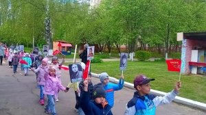 Акция "Бессмертный полк" в МБДОУ № 31 =Забава= .  Звучит песня О.Газманова "Бессмертный полк".