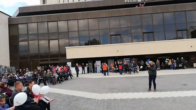 ВЫПУСКНОЙ В БОЛГАРИИ /Духовой оркестр/ Закрыли универ?! смотреть онлайн