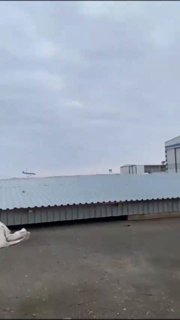самолет летевший из Баку в Грозный упал в аэропорту Ак смотреть онлайн