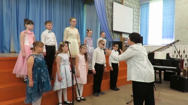 "Сядзiць камар на дубочку" Хор младший "Светлячок" смотреть онлайн