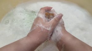 Мыление вкусного мыла и прилипушек.