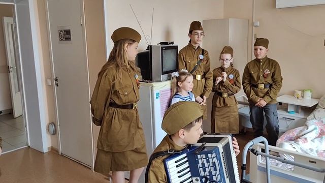 Дети храма целителя Пантелеймона поздравляют пациентов хосписа смотреть онлайн