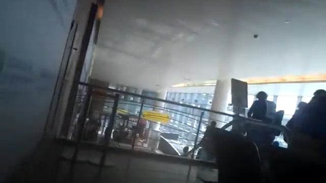 =вход в аэропорт;