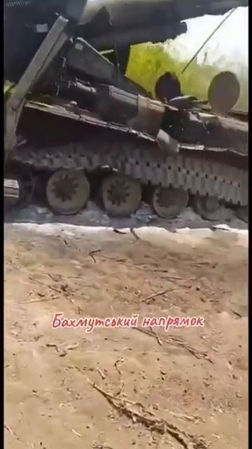 Гаубица 2С7 Пион во время стрельбы/It happens. Our soldier miraculously смотреть онлайн