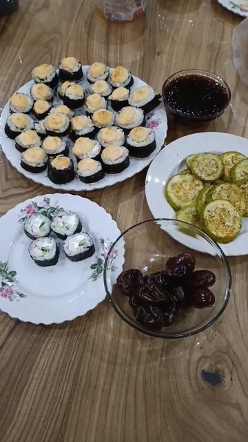 Домашние Роллы чем запивать?🧐🥃 #роллы #суши #едадома смотреть онлайн