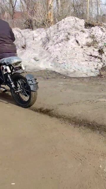 Когда нет асфальта и дыма, но есть звук. Мотоцикл Урал. смотреть онлайн