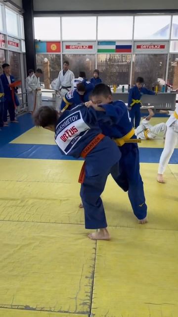 Трудяги с большим жизненным потенциалом, которые пашу смотреть онлайн