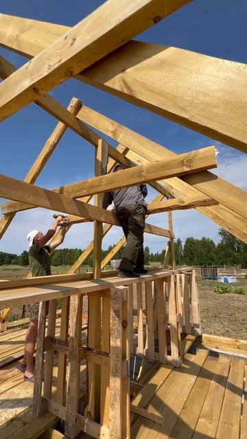 БАНЯ | БАНЯ СВОИМИ РУКАМИ | КРЫША | СТРОПИЛА | СТРОИМ САМ смотреть онлайн