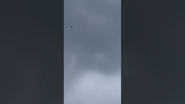 На помощь ПВО в борьбе с БПЛА пришли легендарные вертолеты Ка-52 «Аллигатор». смотреть онлайн