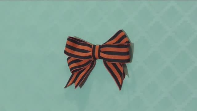 Двойной бант! Как красиво завязать Георгиевскую ленту! 9 Мая! День Победы! смотреть онлайн