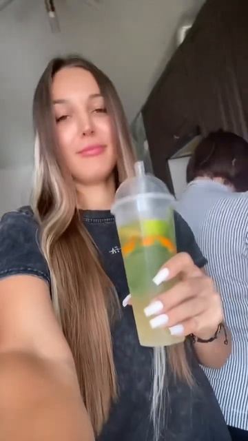 Лайм,апельсин, мята и минералка со льдом #лимонад смотреть онлайн
