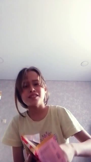 Я ем шоколадку Хотя мне нельзя было есть наконец-то я е смотреть онлайн