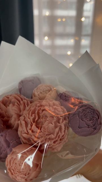 Букет пионов разного размера из шоколада смотреть онлайн