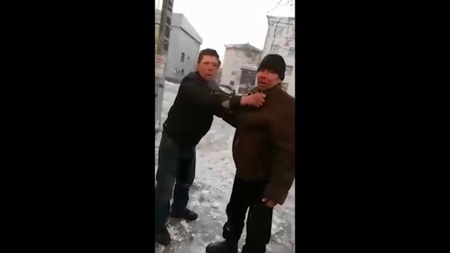 ПОМИРИЛ АЛКАШЕЙ ЗА 200 РУБЛЕЙ смотреть онлайн
