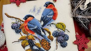 Вышивка крестиком.Готовая работа ''Снегири на ежевике''от Овен,процессы и оформленные работы)