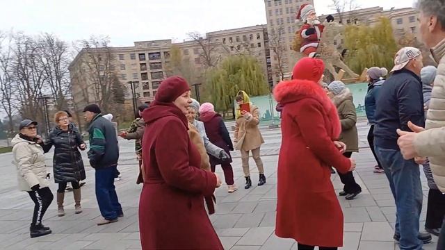 ДАРИТЕ ЖЕНЩИНАМ ЦВЕТЫ❤️ ТАНЦЫ❤️ ХАРЬКОВ 2024 смотреть онлайн