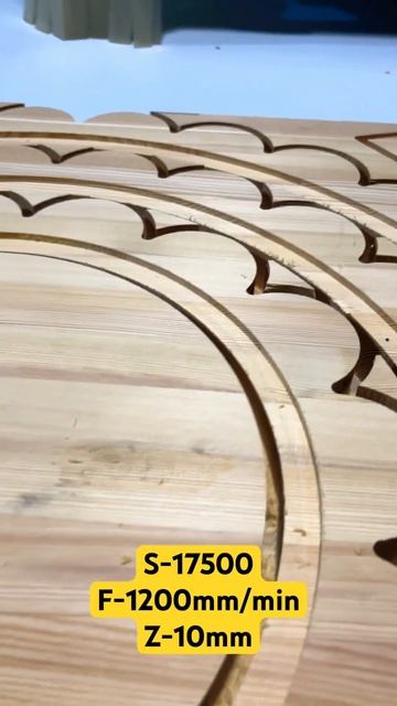 Фрезеровка массива лиственницы #чпу #wood #woodworking #массив смотреть онлайн