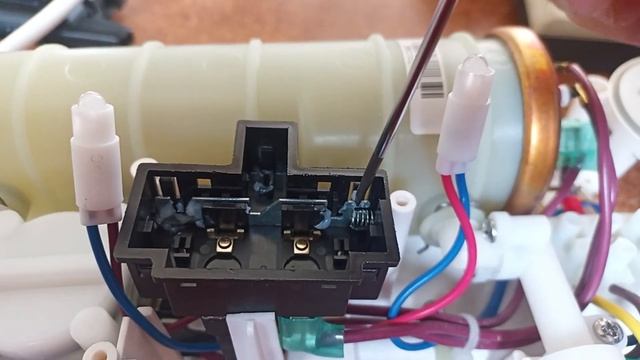 Ремонт проточного водонагревателя Electrolux смотреть онлайн